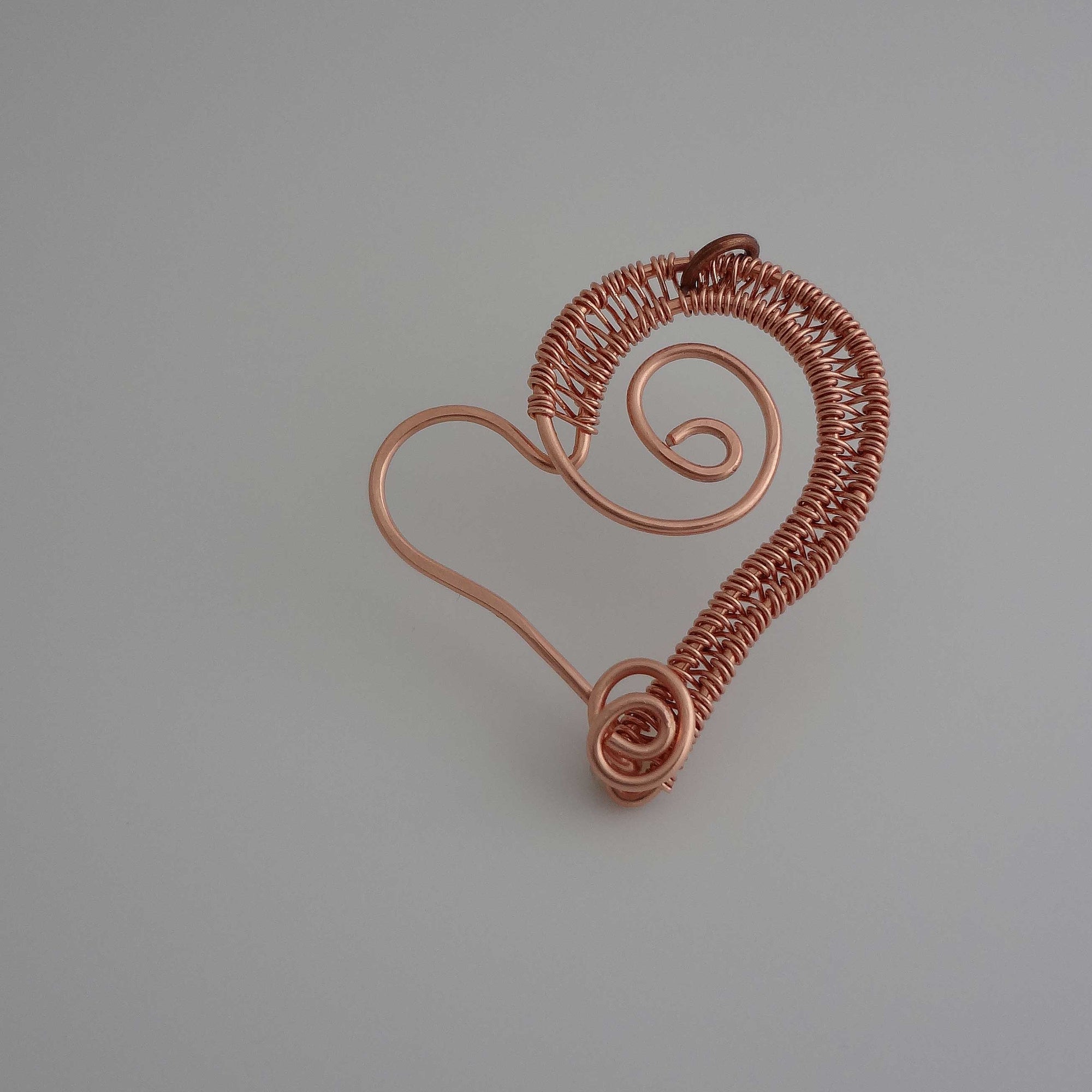 Free tutorial - How to wire wrap a heart pendant
