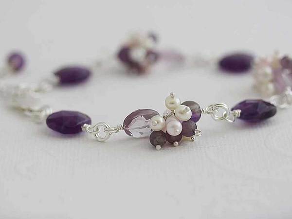 Pearls and gemstones bracelet in sterling silver