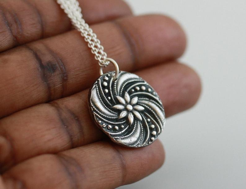 Anemone circle Silver necklace pendant