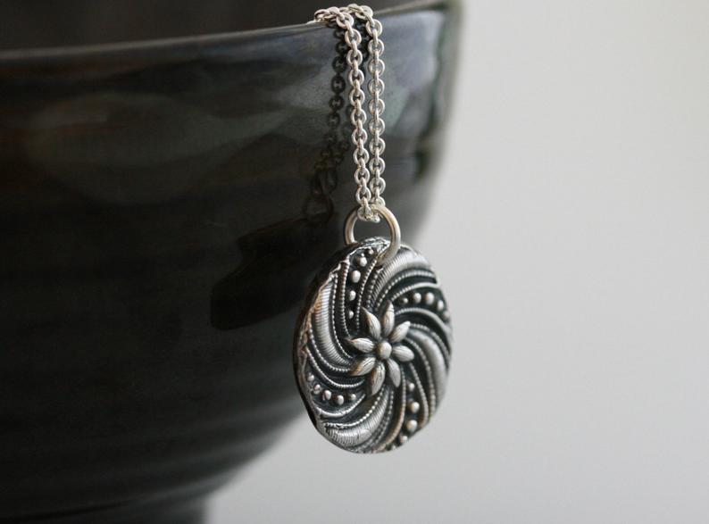 Anemone circle Silver necklace pendant