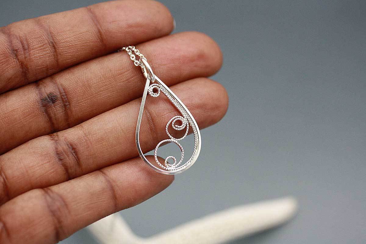 filigree-tear-drop-necklace