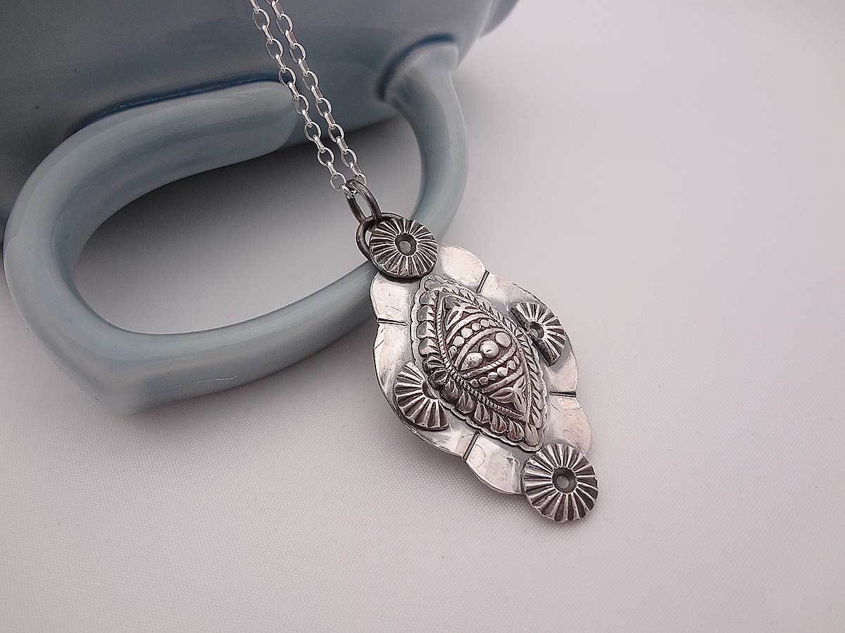 johari-silver-necklace