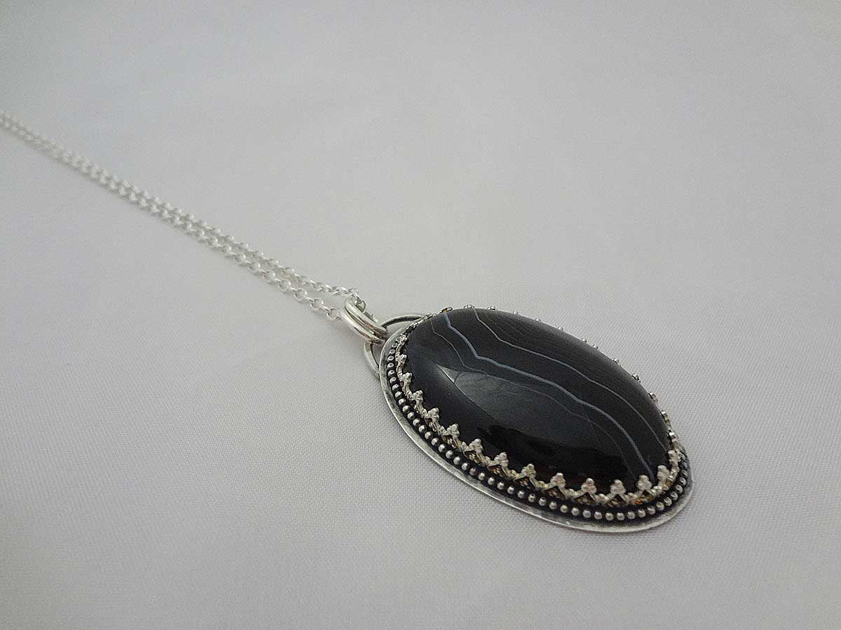 leylah-banded-onyx-necklace-black-pendant