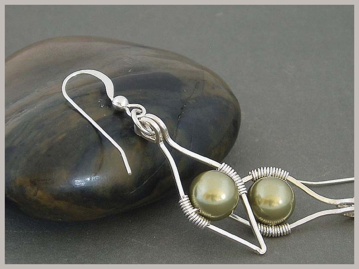 Lotus, green Pearls and Silver dangle earrings made by hand