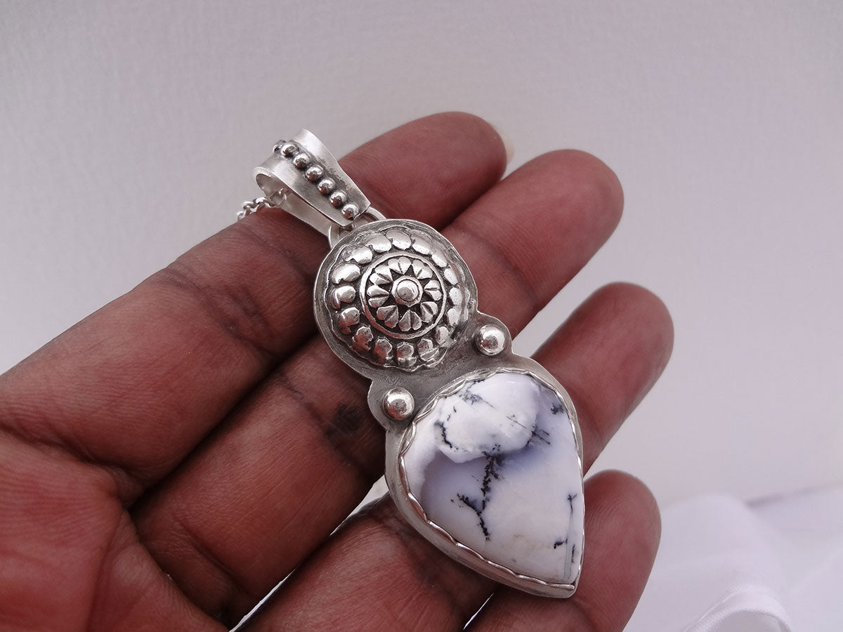 Majoua Opal pendant