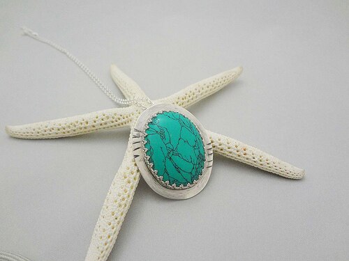 makeeda-turquoise-howlite-necklace