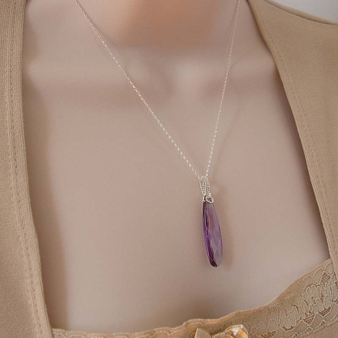 Violette sterling silver necklace pendant in purple